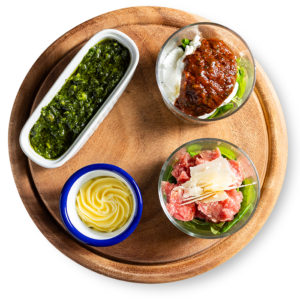 Selezione del Piemonte (acciughe, salsiccia cruda, vitellone tonnato, tomino)