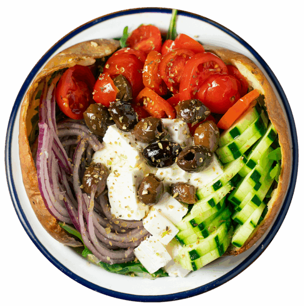 Greca: feta, olive, pomodorini, cetrioli, cipolla rossa, rucola e origano