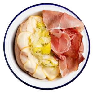 Scamorza, porri e speck